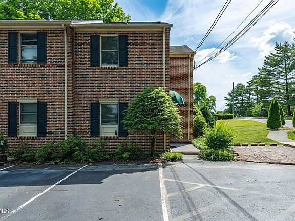 2nd image of 1109 Skyline Dr APT 1