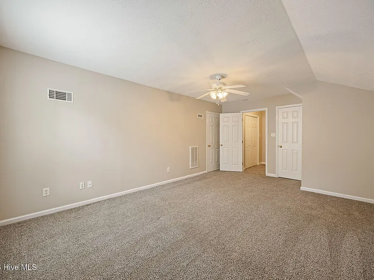 435 Northrop Pl — Photo 13