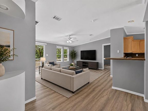 4th image of 357 Walters Pl