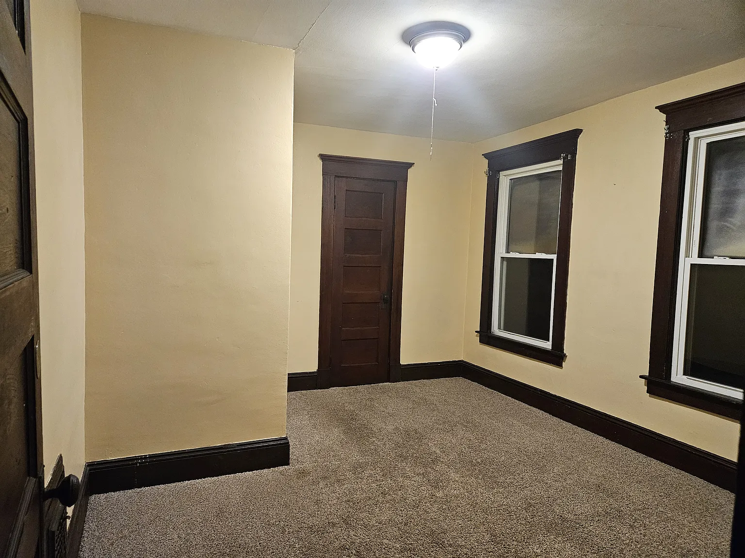 2 bed, 850 sqft, $1,500 — Photo 2