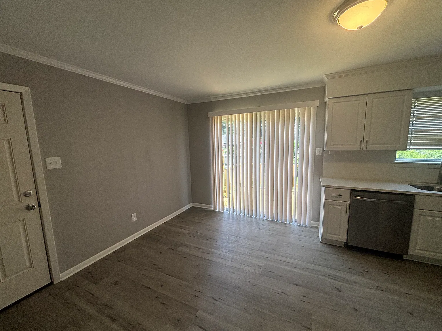 3 bed, 1.5 bath, 1000 sqft, $1,350 — Photo 4
