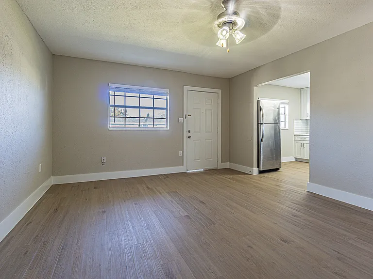 Greenbriar Apartments — Photo 7