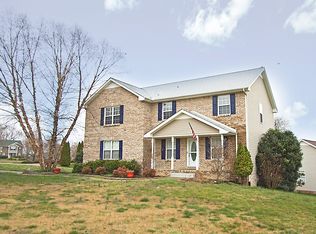 711 Meadowgate Ln, Clarksville, TN 37040