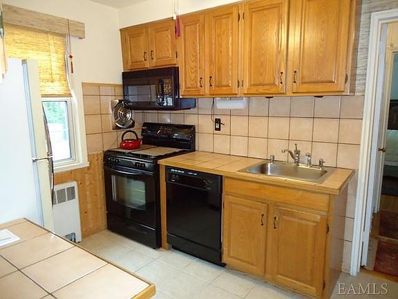 5th image of 111 Lawrence Park Cres
