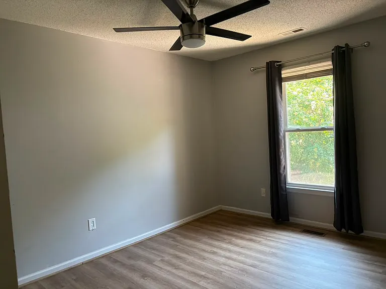 635 Biltmore Dr — Photo 16