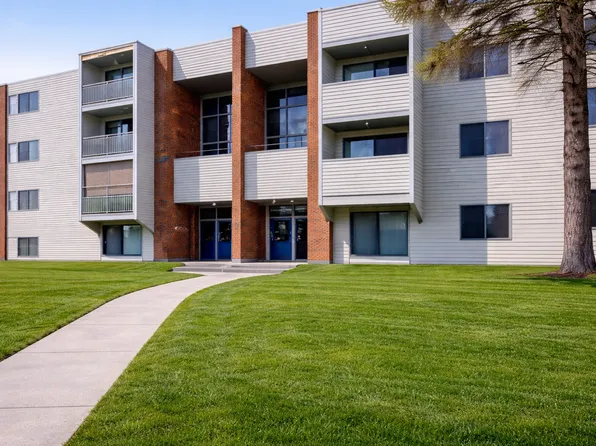 Charmarine East, 4740 55th St, Red Deer, AB T4N 2J1