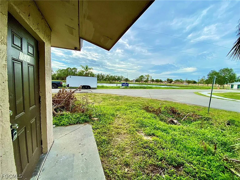 1534 Oak Dr — Photo 3