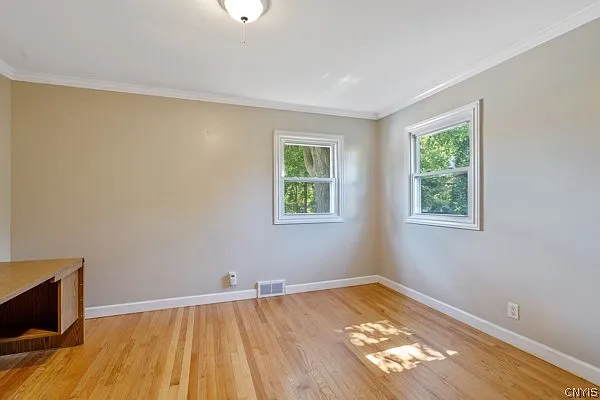 25 Franklin Ave — Photo 15