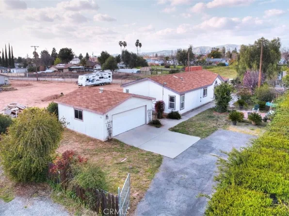 210 El Serene Ln, Calimesa, CA 92320