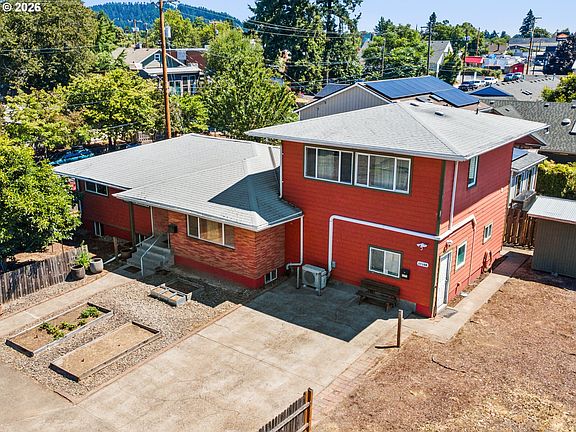 3rd image of 3710 SE 49th Ave