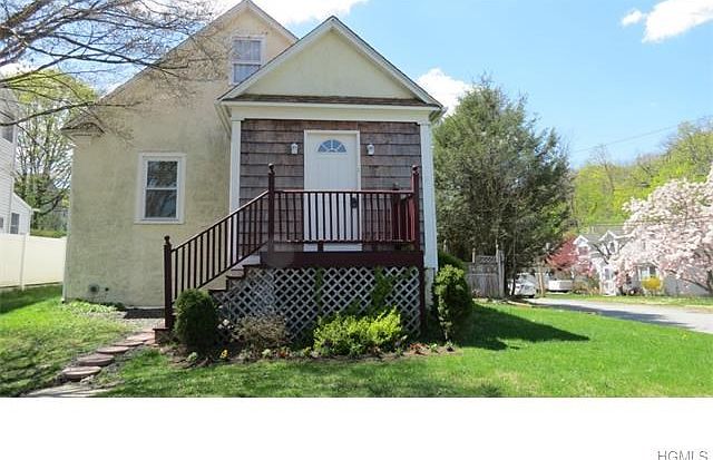 Welcome to 10 Entrance Way, a house to call your home!