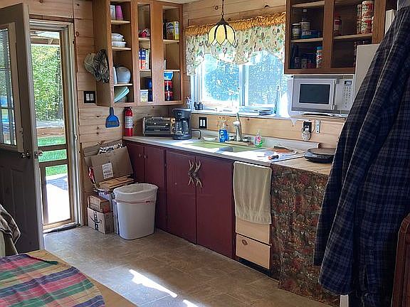 3rd image of 354 Strait Rd