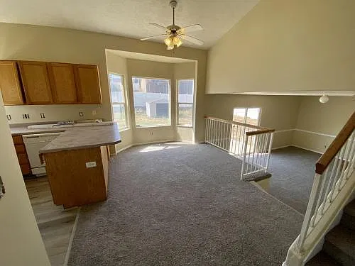 4 bed, 1660 sqft, $2,250 — Photo 2