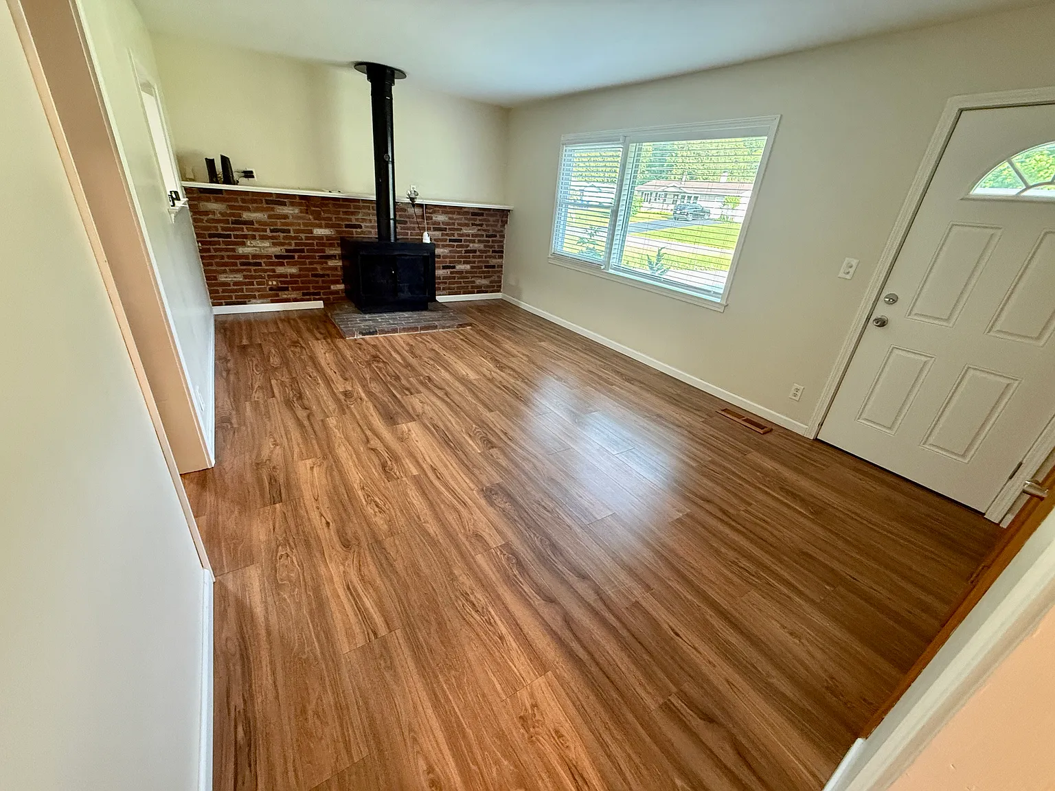 3 bed, 960 sqft, $2,150 — Photo 3