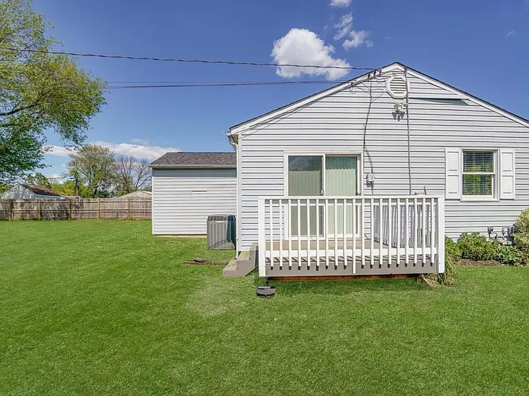 12 Normandy Dr — Photo 16