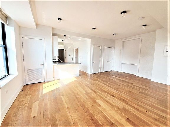 3rd image of 184 Joralemon St APT 10B