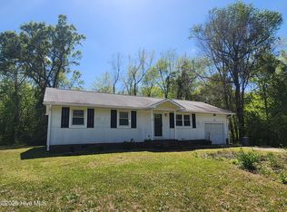 186 Sand Ridge Road, Hubert, NC 28539