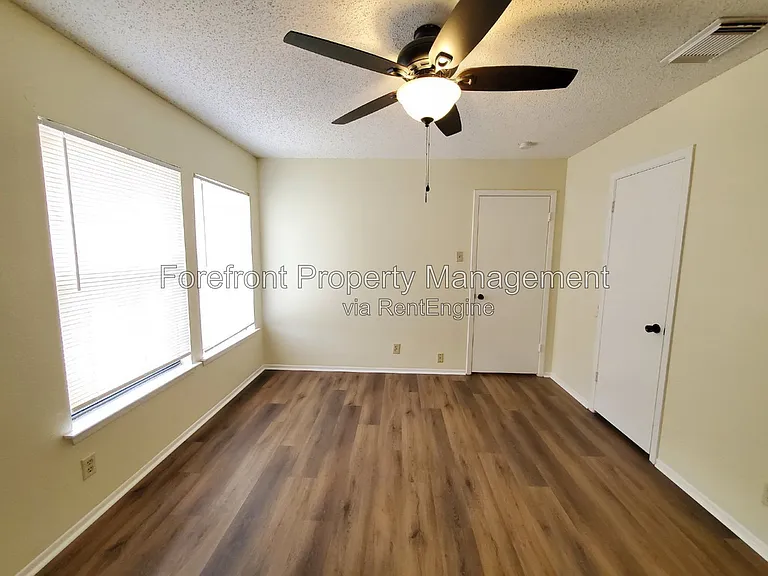 8219 Sunshine Trail Dr — Photo 25