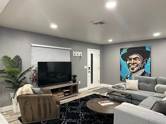 2nd image of 2525 E Glenn St #2525