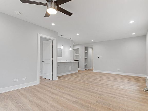 4th image of 1303 W Estes Ave APT 3E