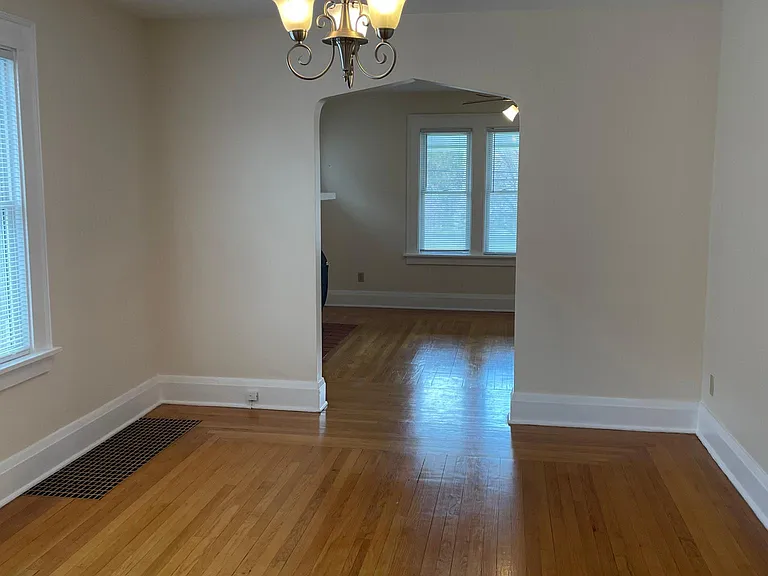 353 Forest Hill Dr — Photo 10