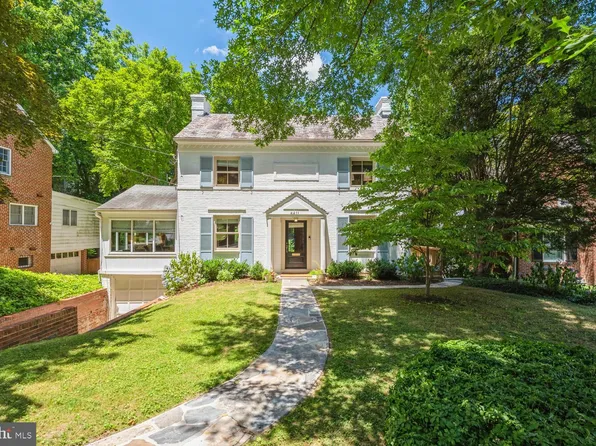 3411 Thornapple St, Chevy Chase, MD 20815