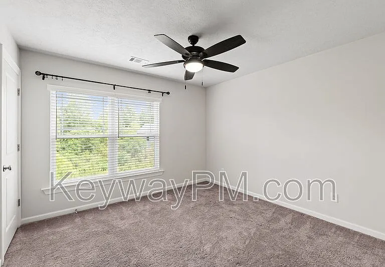 1913 Butternut Dr — Photo 10