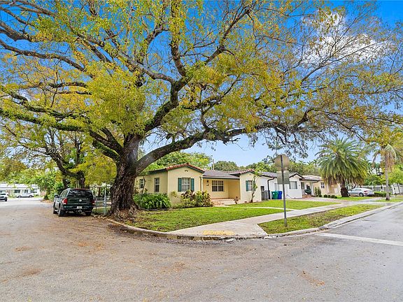 2nd image of 1941 SW 18th St