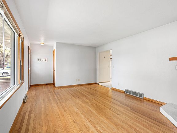 5th image of 555 14th St NE