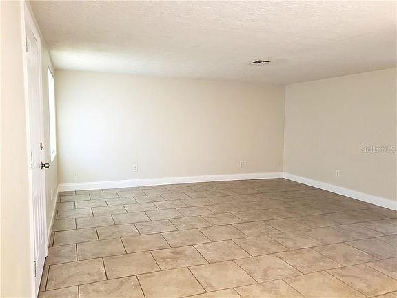 2nd image of 3327 Cincinnati Dr