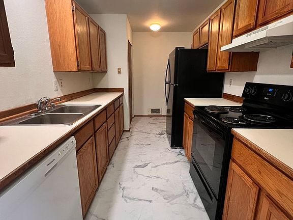 4th image of 930 S 22nd Ct #930A