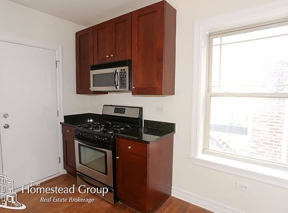 4th image of 3814 N Sheffield Ave #2e2nd