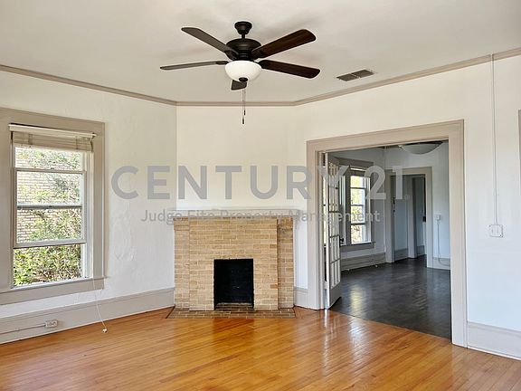 3rd image of 420 W Franklin St APT 2