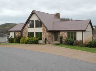 256 Lake Scene Dr, Eddyville, KY 42038