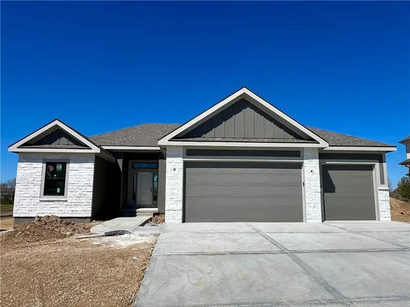 7800 NE 107th St, Kansas City, MO 64157