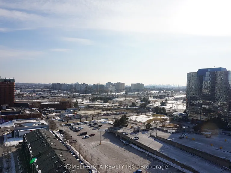 275 Village Green Sq #1522 — Photo 16