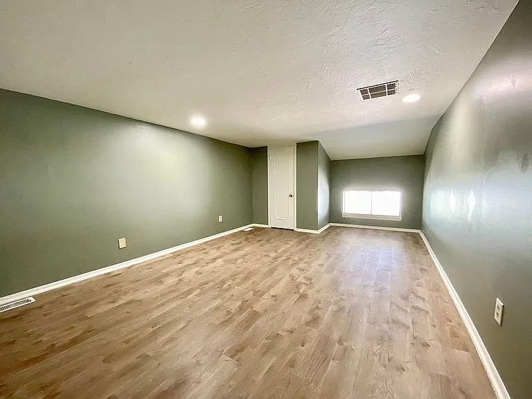 6336 N Villa Ave — Photo 16