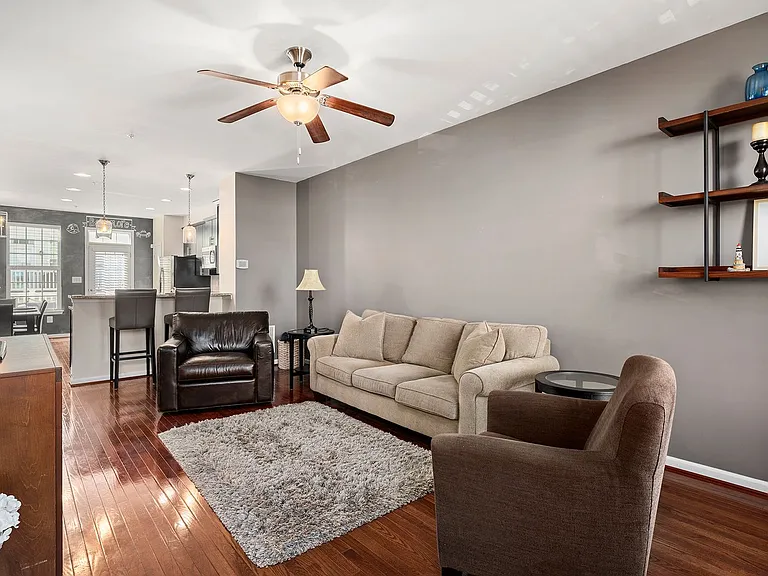 4527 Foster Ave — Photo 5