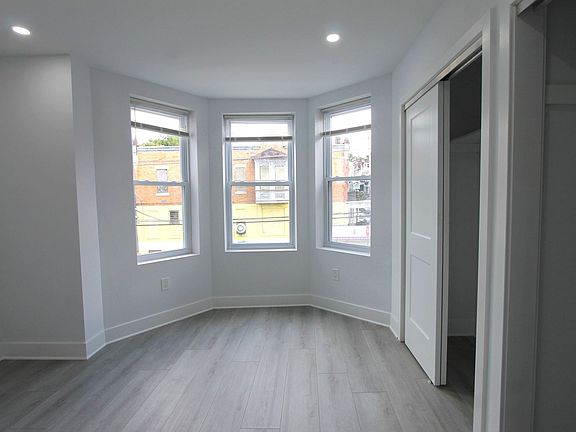 4th image of 103 E Coulter St #2