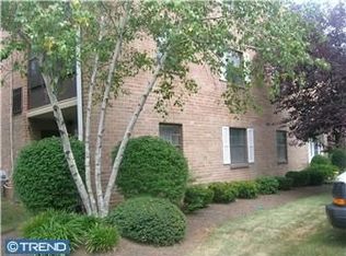 135 Woodstream Dr #4, Norristown, PA 19403