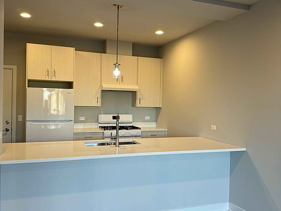 2nd image of 3176 S Archer Ave #202