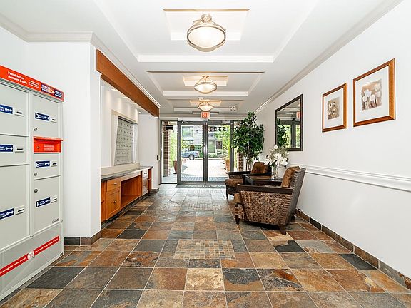 3rd image of 15357 17a Ave #201