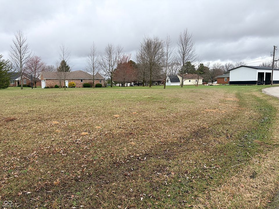 2nd image of 610 Meadowlark Dr