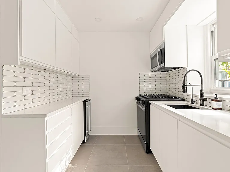 159 W 53rd St #11BC — Photo 5