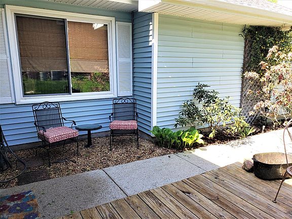 3rd image of 3444 Oakbrook Dr