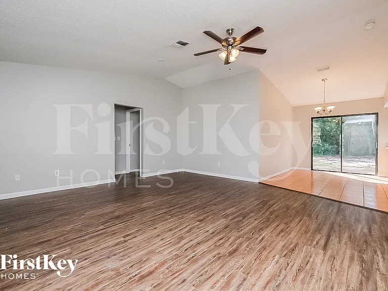 2813 Eagle Run Cir S — Photo 6
