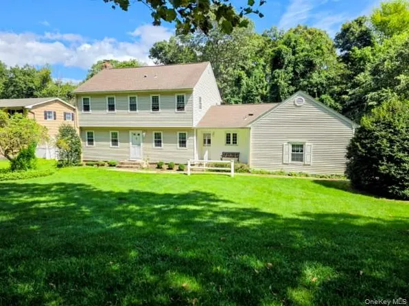 23 Peterborough Drive, Northport, NY 11768