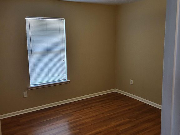 5th image of 212 Hilda Dr