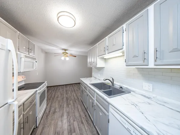 3917 Heritage Hills Dr APT 102, Bloomington, MN 55437