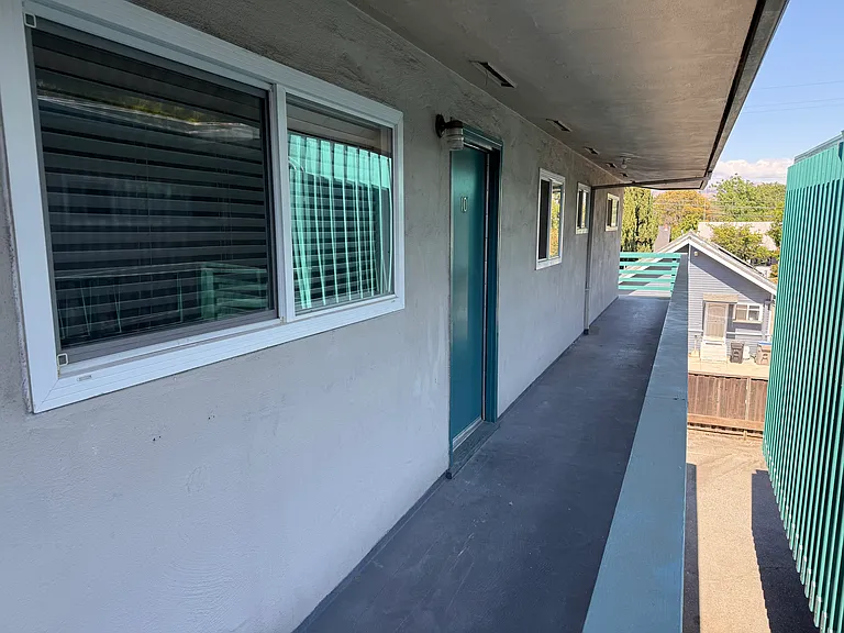 636 S 9th St #10 — Photo 9